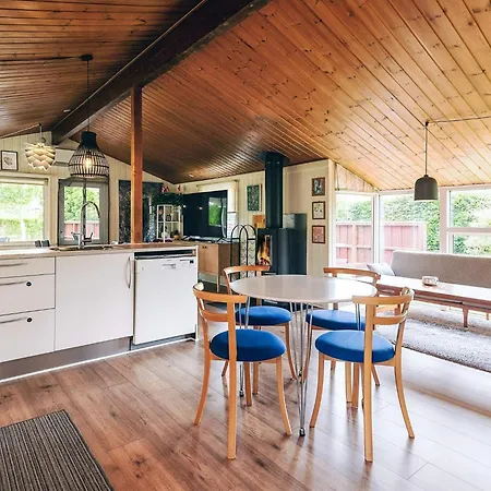 6 Person In Frederikshavn-by Traum *